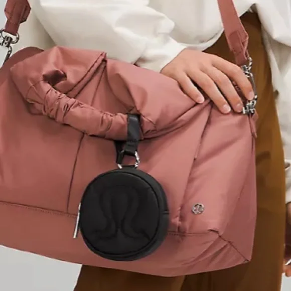 Lululemon black logo pouch - Picture 3 of 15